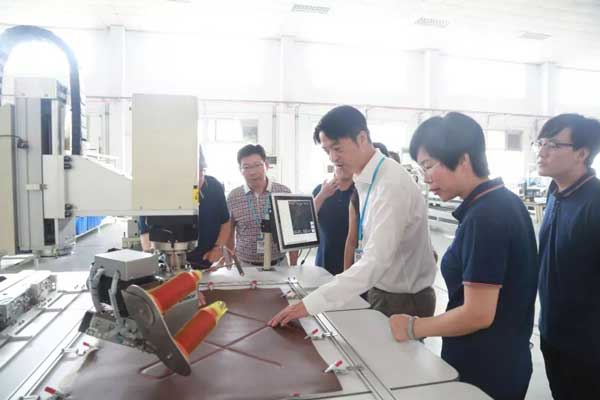 中國服裝協會一行人參觀寶盈 中國服裝協會一行人參觀寶盈5.jpg