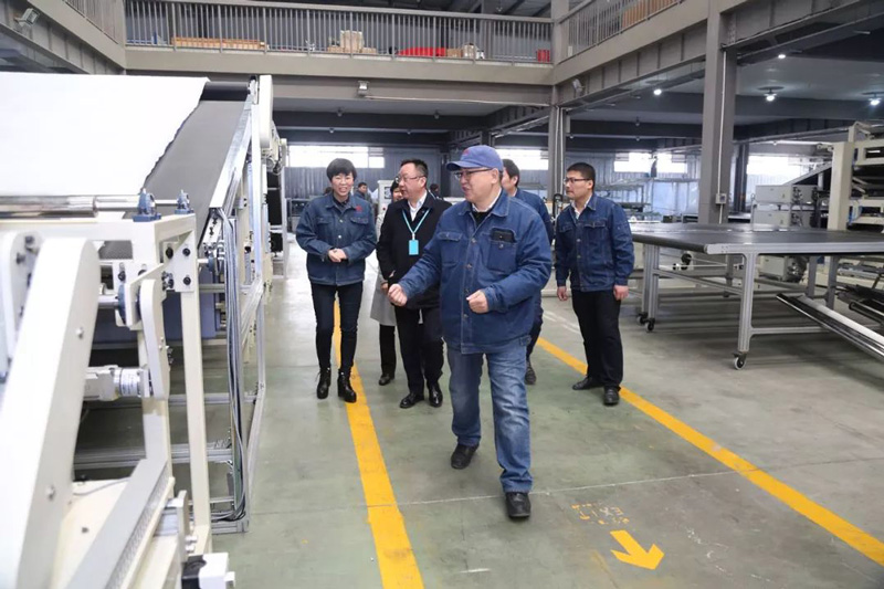 參觀富怡美式胖被自動化生產線1.jpg